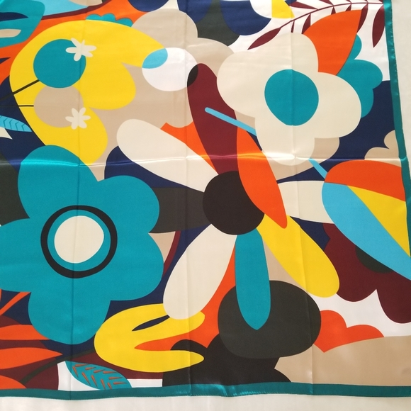 NWOT Multicolor Square Scarf - Picture 3 of 4